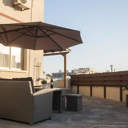 Oceans Apts *